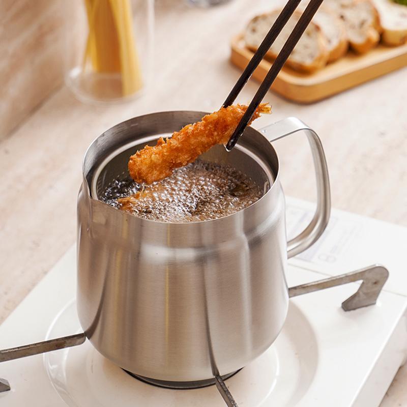 Stainless Steel Oil Storage Pot – Grease Strainer & Drip-Free Spout for Kitchen Use